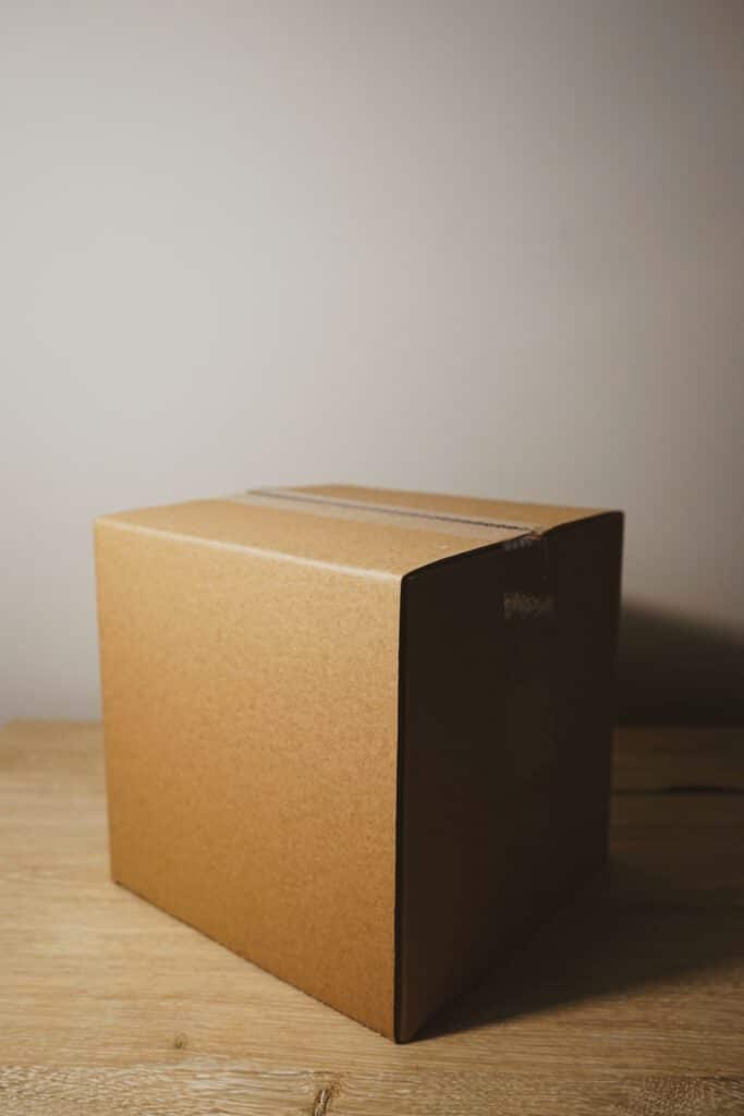 Korišćena kutija koja pokazuje da nije teško nabaviti kutije za selidbu
